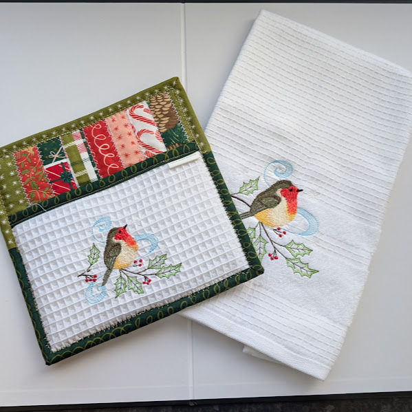 Tea Towel & Potholder Set Christmas Robin - Image 2