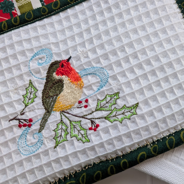 Tea Towel & Potholder Set Christmas Robin - Image 4