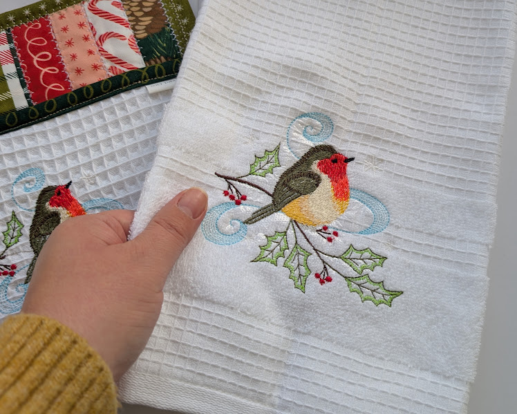 Tea Towel & Potholder Set Christmas Robin - Image 8